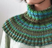 Cowl, krage som värmer , 2 nystan mochi plus!